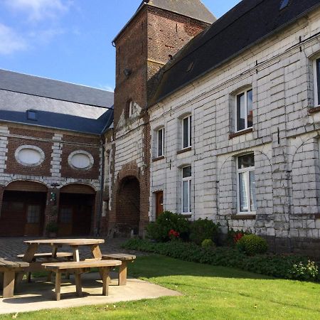 le chateau de PENIN Extérieur photo