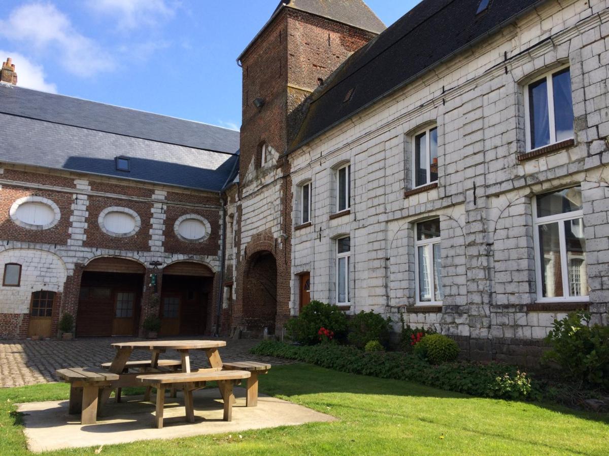 le chateau de PENIN Extérieur photo